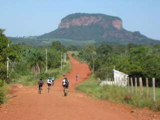 O Morro do Paxixi, em Aquidauana, distante 140 km de Campo Grande, uma das opções de destino turístico em Mato Grosso do Sul para fazer de carro (Foto: Reprodução)