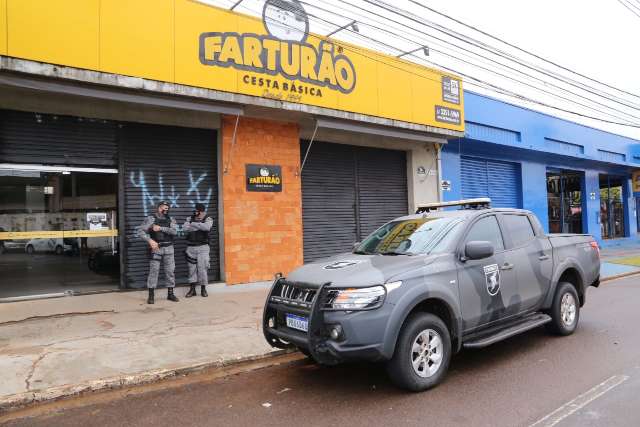 Opera&ccedil;&atilde;o &quot;Pen&uacute;ria&quot; vai a 13 lugares investigar cestas b&aacute;sicas superfaturadas