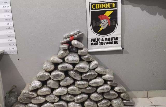Choque vai a 4 endere&ccedil;os para prender trio com maconha, skank e coca&iacute;na