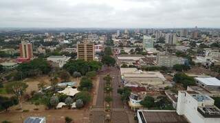 Vista aérea da Avenida Marcelino Pires, no Centro de Dourados (Foto: Eliel Oliveira)