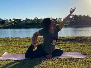 Letícia começou a praticar yoga em 2018. (Foto: Arquivo Pessoal)
