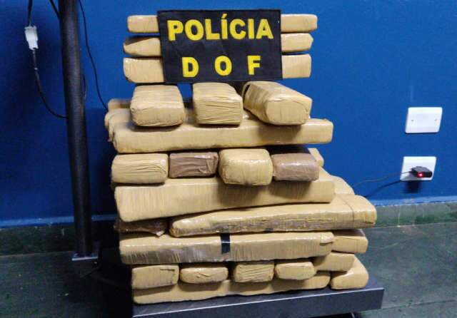 Maconha que seria entregue em SP &eacute; encontrada em fundo falso de ve&iacute;culo
