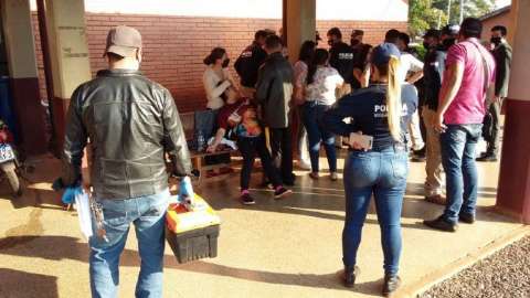 M&atilde;e de menina de 7 anos, estuprada e morta, &eacute; presa na fronteira