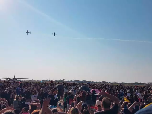Base A&eacute;rea cancela &quot;port&otilde;es abertos&quot; por causa da covid-19