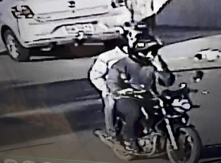  Armados, bandidos de moto fazem arrastão na região do Los Angeles 