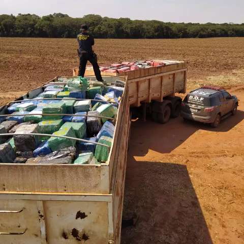 Caminh&atilde;o bitrem carregado com maconha &eacute; apreendido em Maracaju