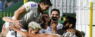 Jogadores do Santos comemoram gol na Libertadores de 2020 (Foto: Divulgação - Santos)