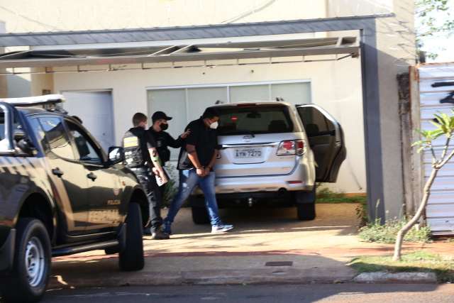 PF arromba port&atilde;o de sobrado e prende homem em opera&ccedil;&atilde;o contra narcotr&aacute;fico
