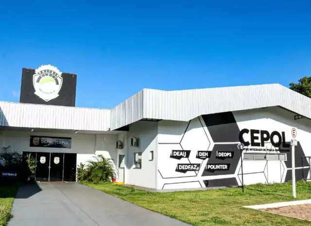 C&atilde;es farejadores buscam fazendeiro que sumiu ap&oacute;s discuss&atilde;o