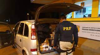 Fiscalização apreende 25 mil maços de cigarros contrabandeados na BR-163 Fiscalização apreende 25 mil maços de cigarros contrabandeados na BR-163