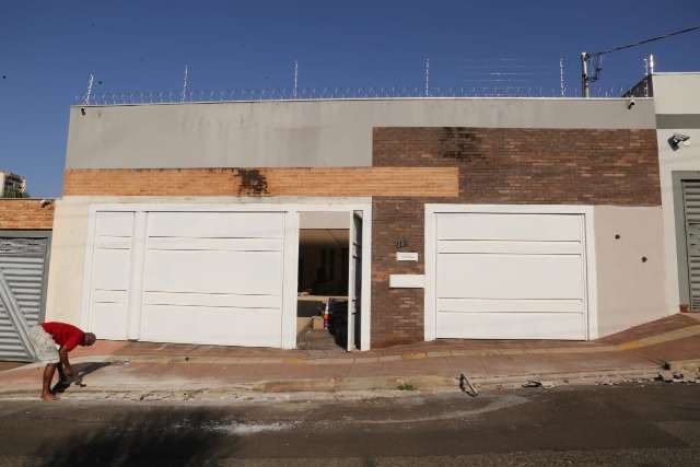 No Bairro Amamba&iacute;, PF vistoria im&oacute;vel em obras e vai embora sem levar nada