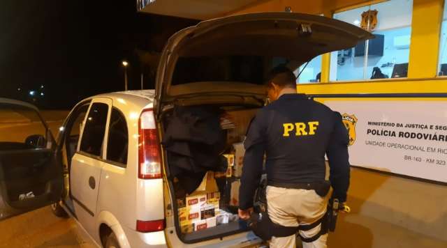 Fiscaliza&ccedil;&atilde;o apreende 25 mil ma&ccedil;os de cigarros contrabandeados na BR-163