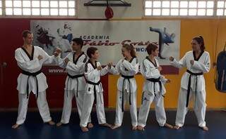 Lutadores de 7 a 17 anos se preparam para competi&ccedil;&atilde;o virtual de taekwondo