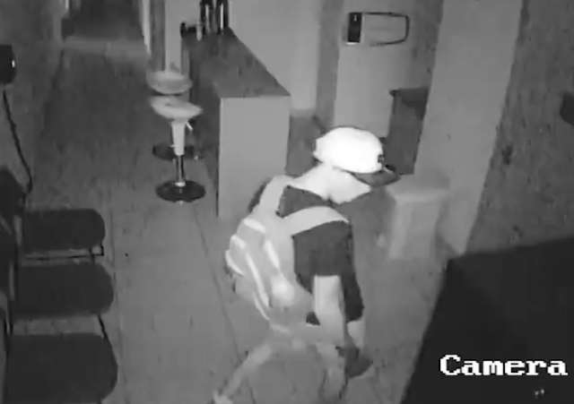 Em 10 minutos, bandido arromba escrit&oacute;rio e foge com 5 notebooks
