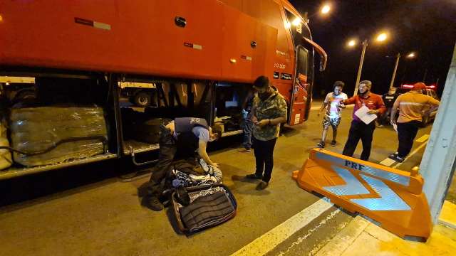 Carga de R$ 1,15 milh&atilde;o em contrabando &eacute; apreendida com turistas em MS 
