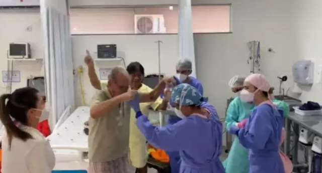 "Bailinho" na enfermaria celebra vitória de Elias, de 80 anos, contra covid