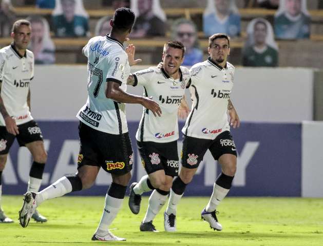 Corinthians abre a rodada desta noite com vit&oacute;ria de 2 a 1 sobre o Goi&aacute;s 