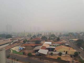 Capital de MT, Cuiabá, tomada por fumaça de queimadas na Chapada. (Foto: Reprodução site O Livres)