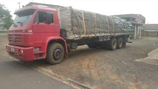 Homem &eacute; preso transportando duas toneladas de maconha em caminh&atilde;o
