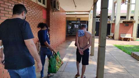 Opera&ccedil;&atilde;o prende traficantes com maconha e coca&iacute;na em 3 &quot;bocas de fumo&quot; 