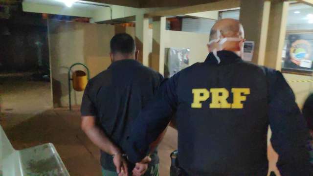 Pol&iacute;cia procura o quarto suspeito de liga&ccedil;&atilde;o com &ldquo;bunker da maconha&rdquo;