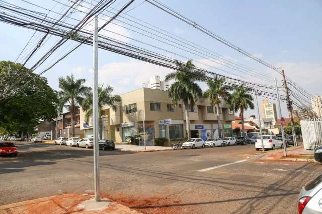 Após reclamações, semáforos são instalados em cruzamento na Rua da Paz