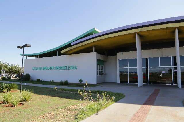 Marido &eacute; preso ap&oacute;s agredir e tentar perfurar pesco&ccedil;o de esposa com garfo