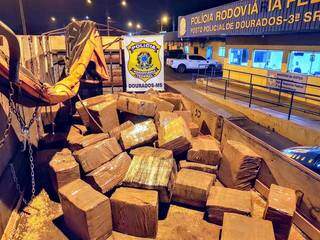 Avaliada em R$ 2,9 milh&otilde;es, droga apreendida em carreta pesou quase 3 toneladas