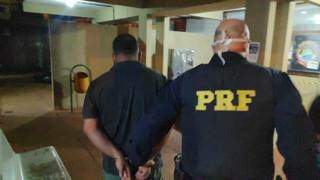 Polícia procura o quarto suspeito de ligação com “bunker da maconha” Polícia procura o quarto suspeito de ligação com “bunker da maconha”