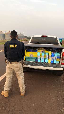 Traficante abandona caminhonete com 1,4 mil quilos de maconha na BR-463