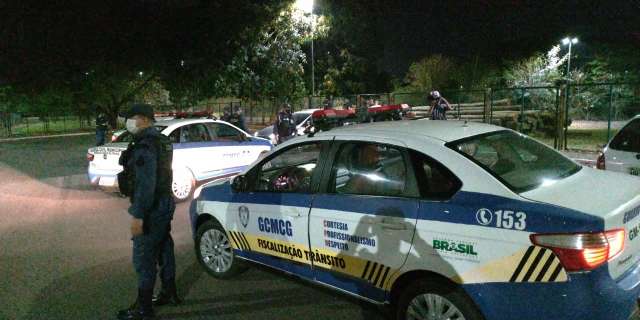 Em &quot;noite agitada&quot;, 572 pessoas s&atilde;o flagradas nas ruas da Capital
