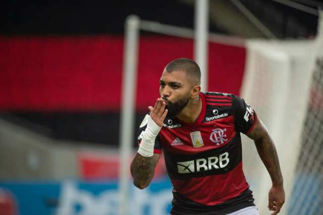 Com gol no final, Flamengo vence Fortaleza por 2 a 1 e dorme vice-l&iacute;der