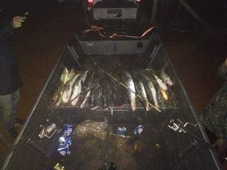Três homens são presos e multados em R$ 6 mil por pesca predatória Três homens são presos e multados em R$ 6 mil por pesca predatória