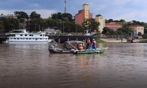 Embarca&ccedil;&atilde;o naufragada &eacute; recuperada pelo Ex&eacute;rcito em Corumb&aacute;