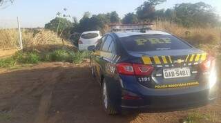 Traficante foge pela contram&atilde;o em rodovia e abandona carro com 221 kg de maconha