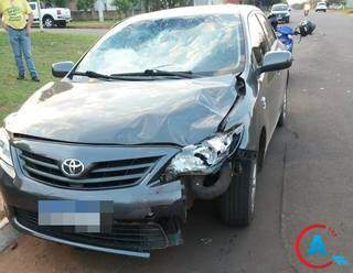 Motociclista morre ap&oacute;s invadir preferencial e bater contra carro