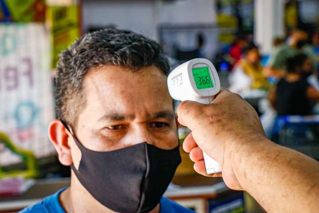 Fake news fala em c&acirc;ncer no c&eacute;rebro e coloca clientes em guerra com term&ocirc;metro 