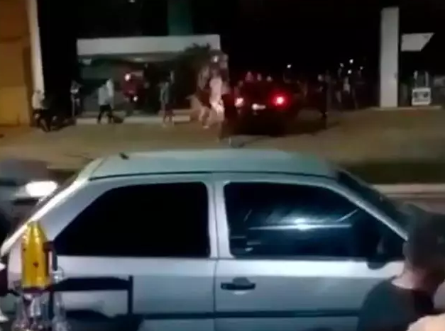 Justi&ccedil;a manda soltar policial que matou um e feriu outro durante briga