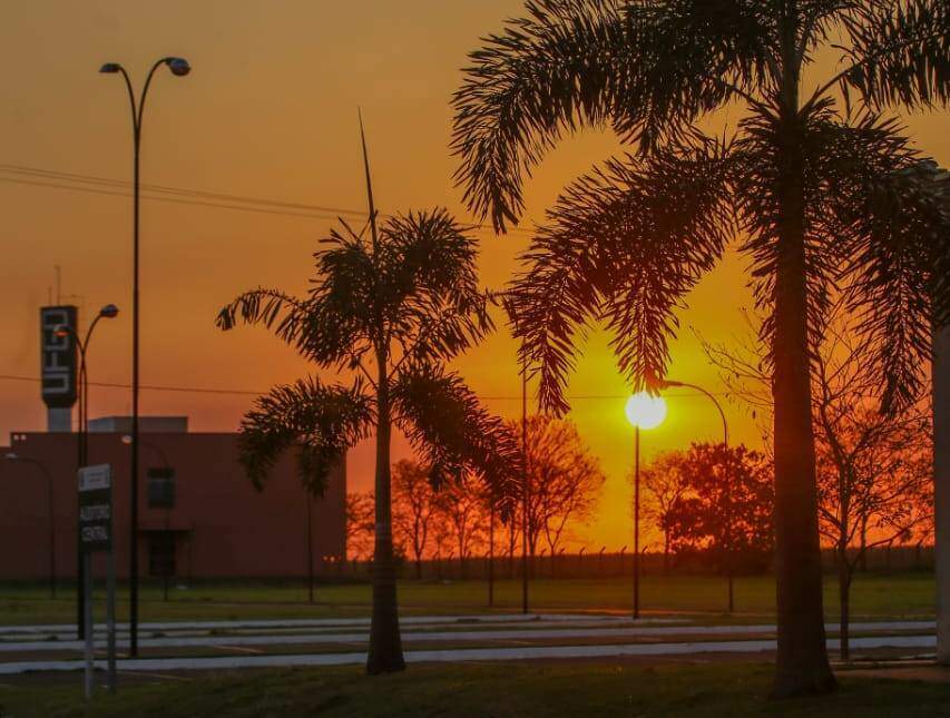 Dourados tem dia mais quente do ano e Rio Brilhante chega aos 40 graus ...
