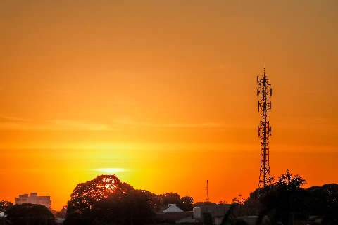 Temperaturas continuam subindo e a m&aacute;xima chegar&aacute; a 44&ordm;C no Estado 