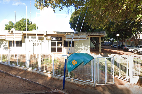 Ladr&atilde;o armado tenta invadir casa de policial pelo telhado e &eacute; baleado 