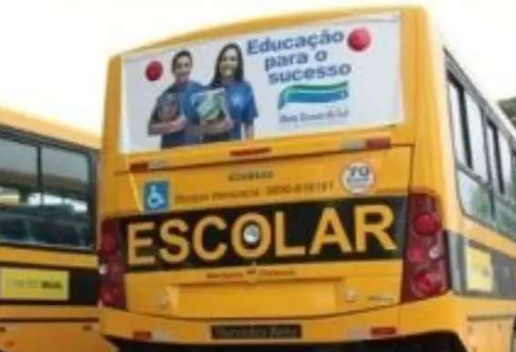 Ação sobre propaganda de André em ônibus já dura 8 anos