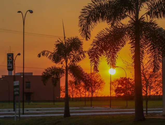 Dourados tem dia mais quente do ano e Rio Brilhante chega aos 40 graus