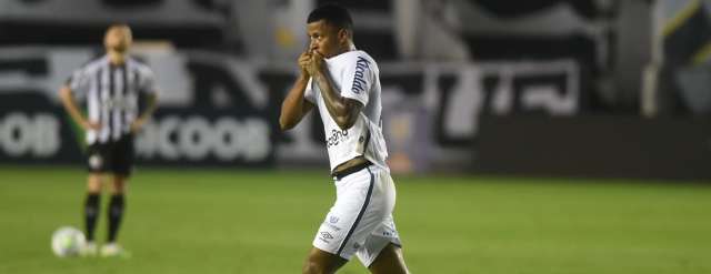 Com Marinho inspirado, Santos faz 3 a 1 no Atl&eacute;tico-MG