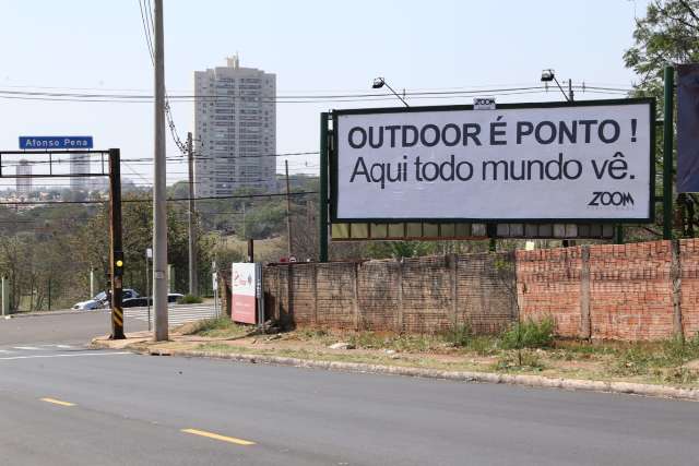 Ip&ecirc;s somem de esquina na Afonso Pena e secretaria investiga