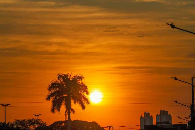 Com sensa&ccedil;&atilde;o t&eacute;rmica de quase 50&deg;C, MS &quot;ferve&quot; e bate novo recorde de calor 