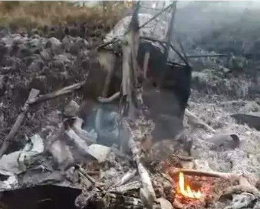 Helic&oacute;ptero cai e explode em fazenda no interior de MS 