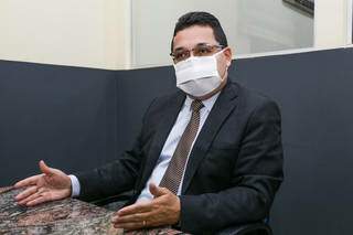 Revogado veto a pessoas com chinelo e roupa velha em secretaria