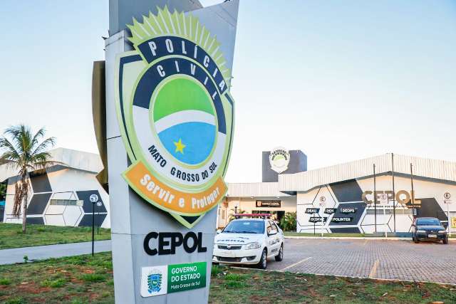 Trio oferece R$ 30 por carona, agride motorista e foge com carro