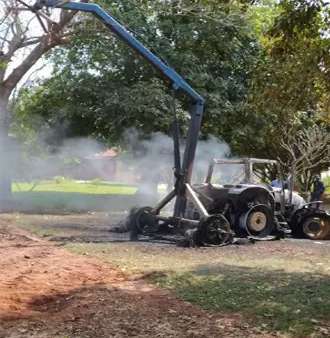 Trator atinge fia&ccedil;&atilde;o e motorista morre eletrocutado 
